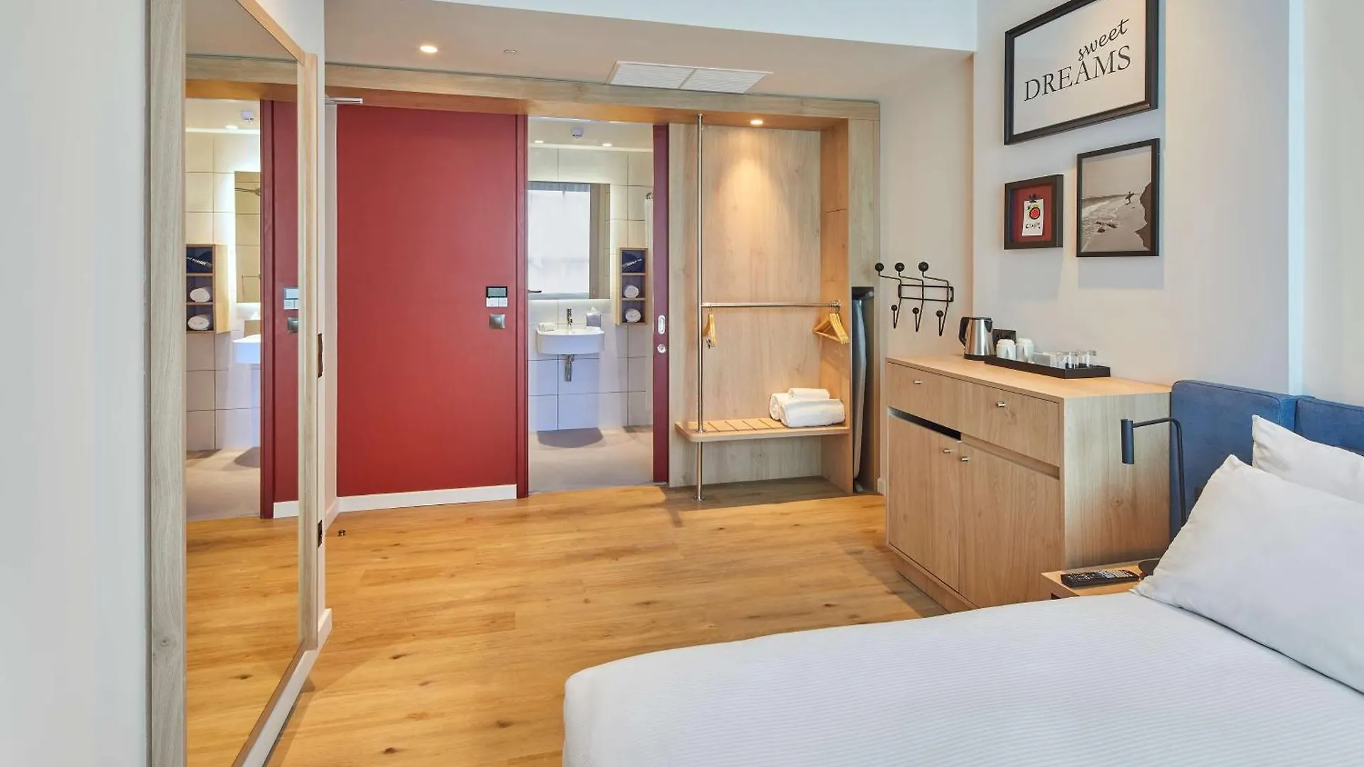 Hampton By Hilton Barcelona Fira Gran Via Hotel L'Hospitalet de Llobregat 3*,